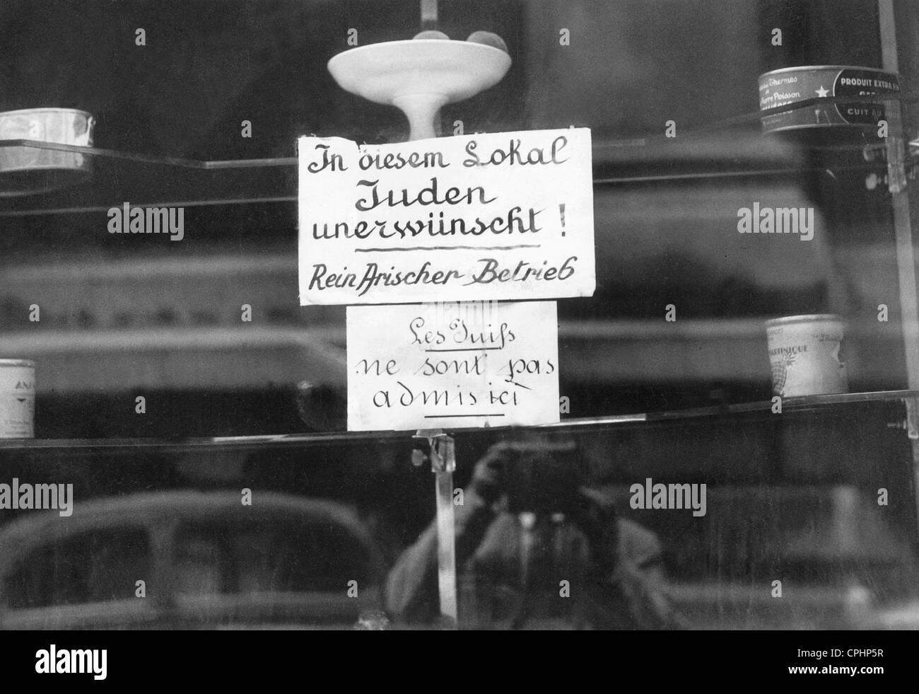 anmeldung-zum-verbot-juden-aus-betreten-ein-restaurant-in-der-rue-de-choiseul-paris-18-juli-1941-sw-foto-cphp5r.jpg